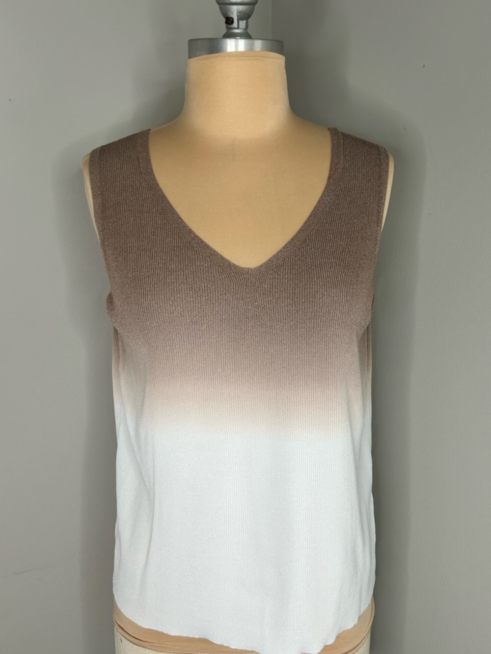Contemporaine V-Neck Ombre Sleeveless Knit Tank in Brown and White s/m